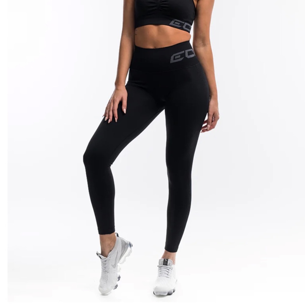 Echt Arise Scrunch black leggings, medium